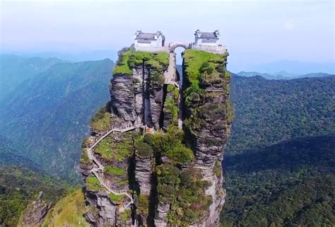 去普陀山飛機到哪裏：探索航空旅行與佛教聖地的多重視角